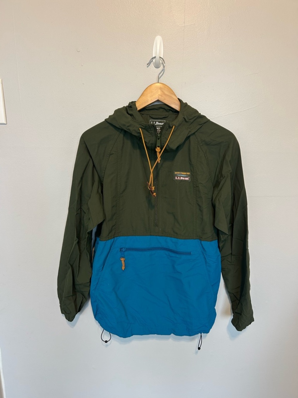 L.L.Bean Olive Green Hooded Windbreaker Pullover